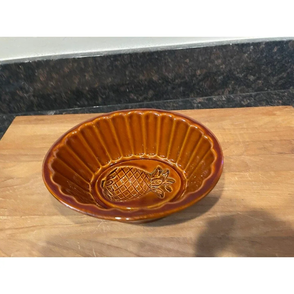Williams-Sonoma Ceramic Stoneware Pineapple mold